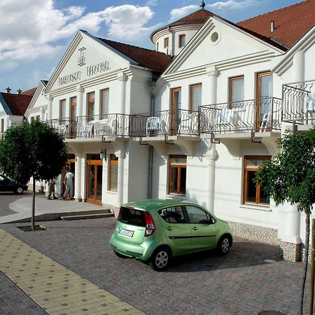 Ametiszt Hotel Harkany Exterior photo