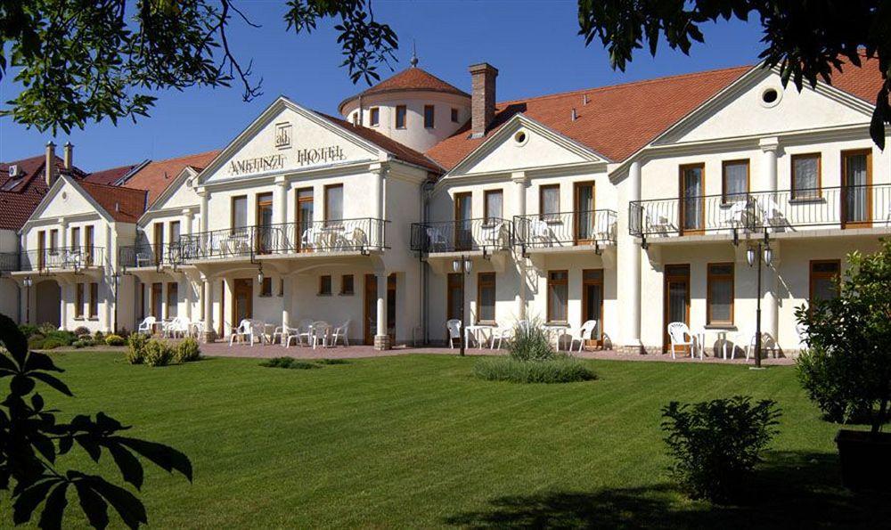 Ametiszt Hotel Harkany Exterior photo