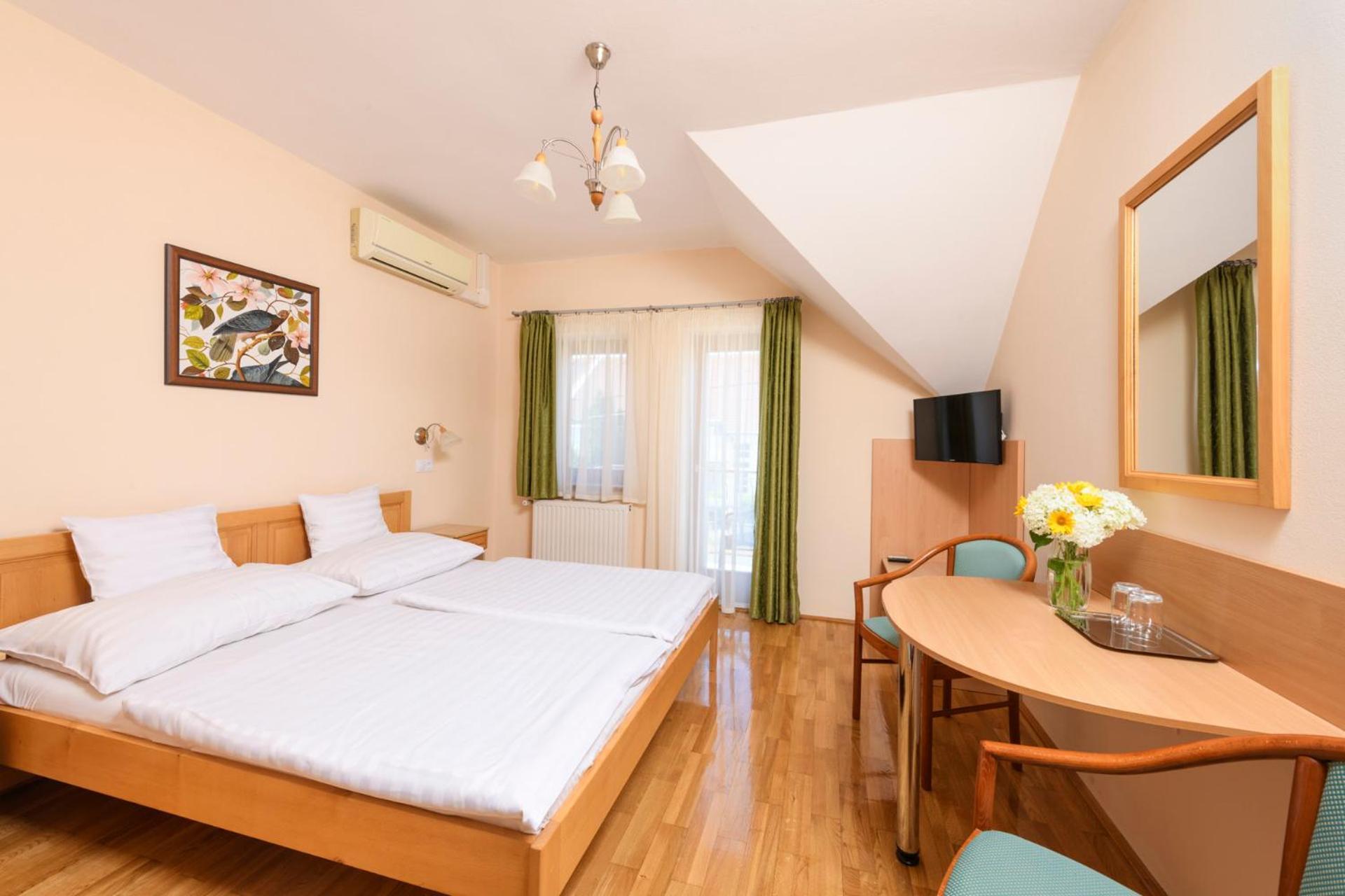 Ametiszt Hotel Harkany Exterior photo