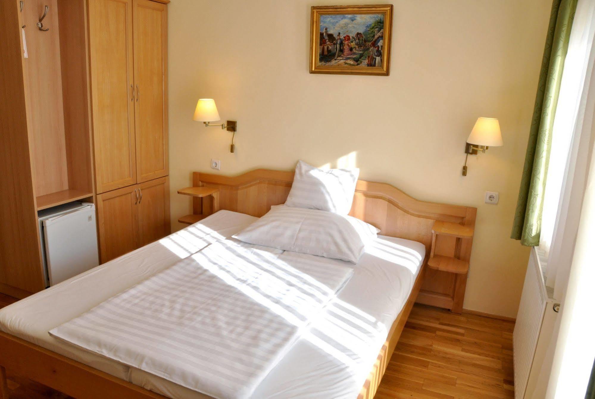 Ametiszt Hotel Harkany Exterior photo